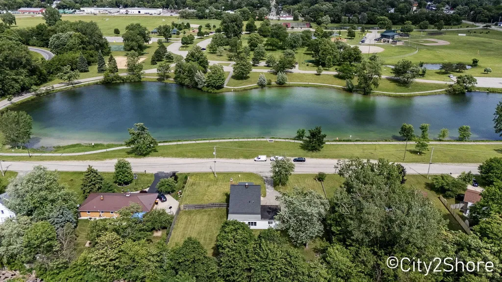 2235 Roys Avenue SW Wyoming City MI 49519