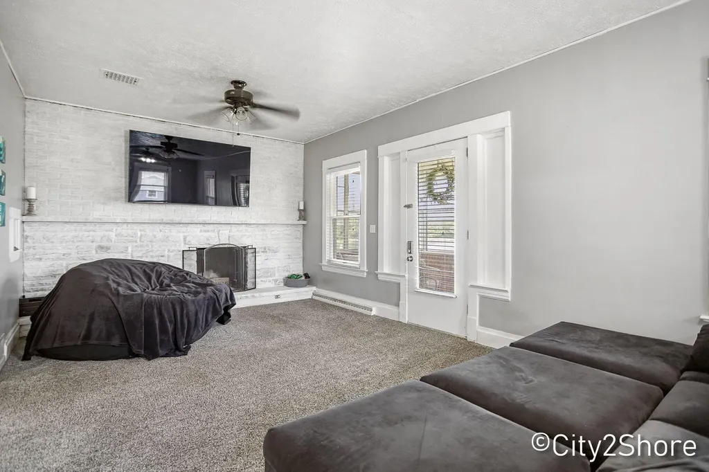 2235 Roys Avenue SW Wyoming City MI 49519