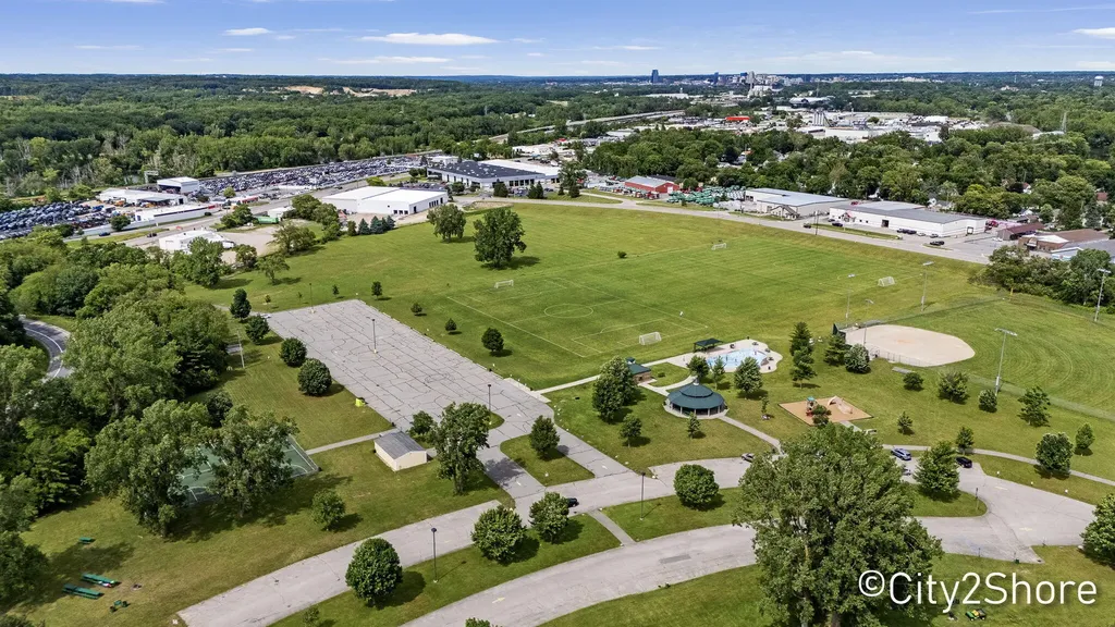 2235 Roys Avenue SW Wyoming City MI 49519