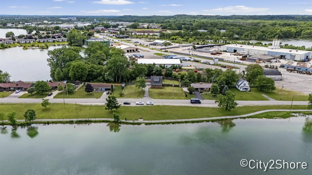 2235 Roys Avenue SW Wyoming City MI 49519