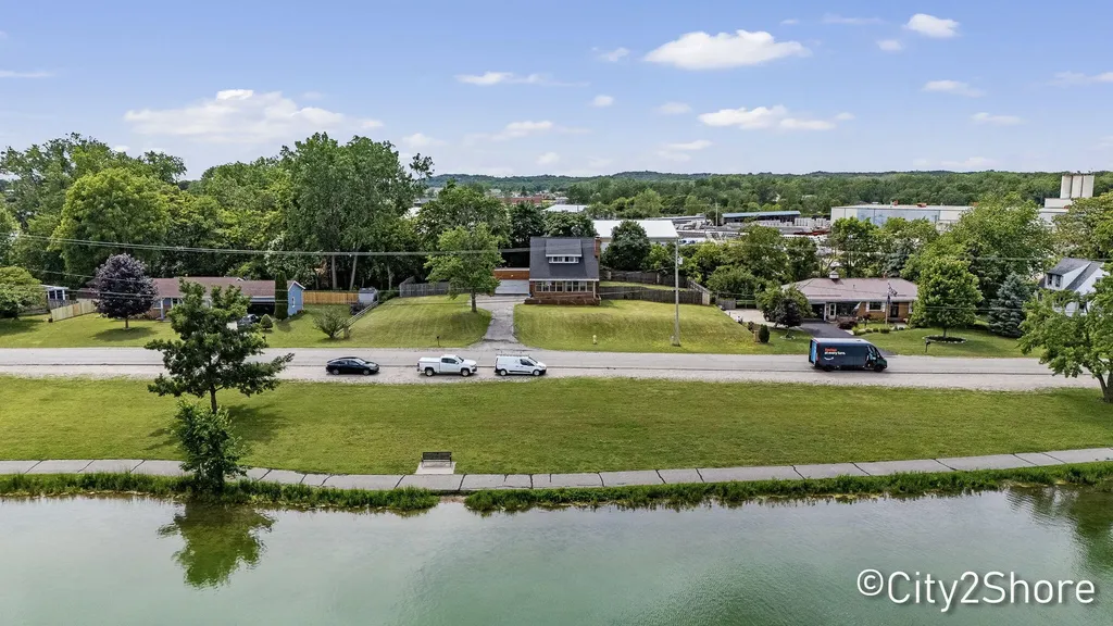 2235 Roys Avenue SW Wyoming City MI 49519