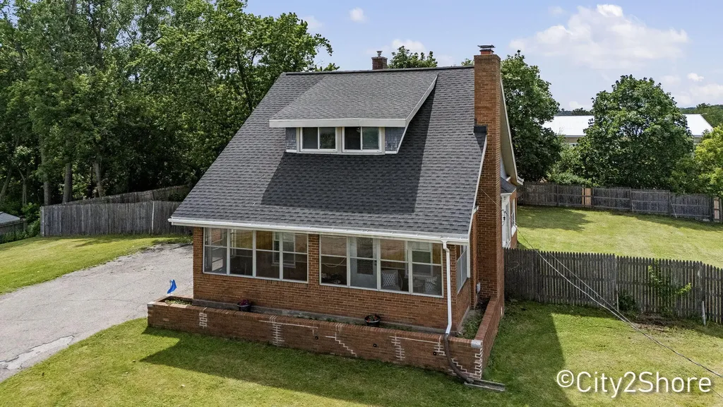 2235 Roys Avenue SW Wyoming City MI 49519