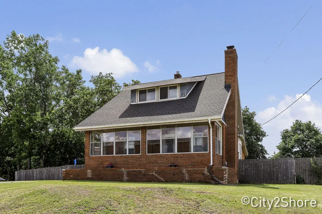 2235 Roys Avenue SW Wyoming City MI 49519