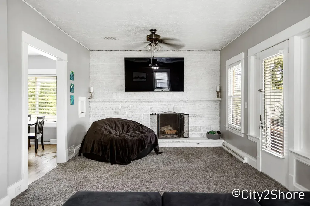 2235 Roys Avenue SW Wyoming City MI 49519
