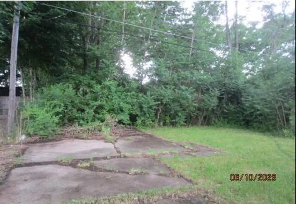 5611 Marja Street Flint City MI 48505