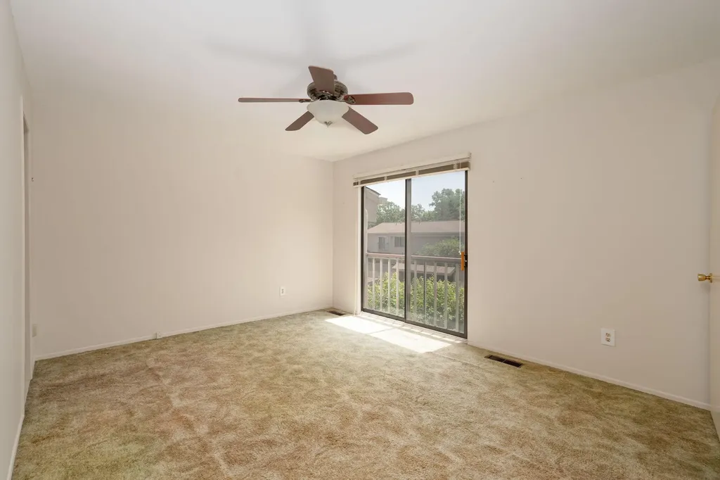 669 Oakbrook W Rochester Hills City MI 48307