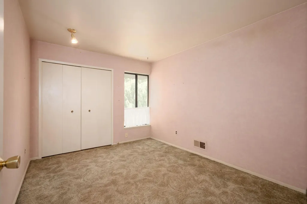 669 Oakbrook W Rochester Hills City MI 48307