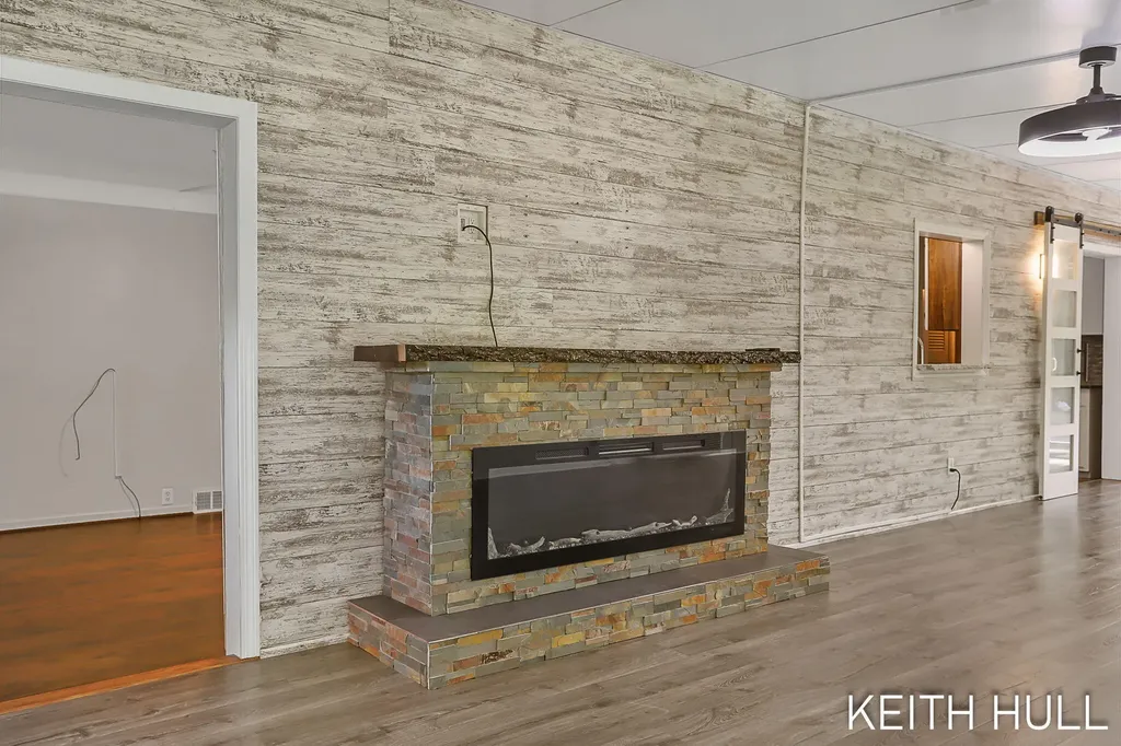 1328 Maplerow Avenue NW Walker City MI 49534
