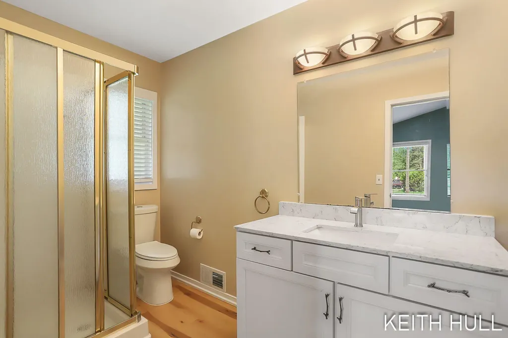 1328 Maplerow Avenue NW Walker City MI 49534