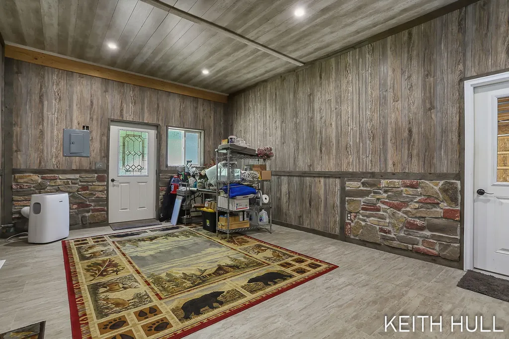 1328 Maplerow Avenue NW Walker City MI 49534