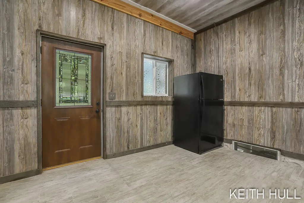 1328 Maplerow Avenue NW Walker City MI 49534