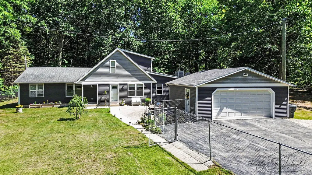 17566 Blue Star Memorial Highway South Haven Charter Township MI 49090