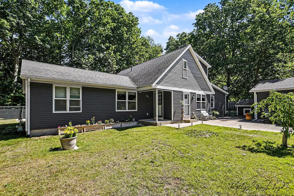 17566 Blue Star Memorial Highway South Haven Charter Township MI 49090