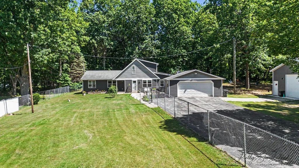 17566 Blue Star Memorial Highway South Haven Charter Township MI 49090
