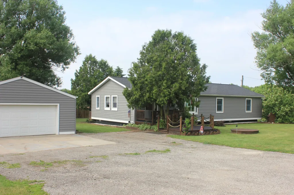 8219 E Harrison Road Leavitt Township MI 49459
