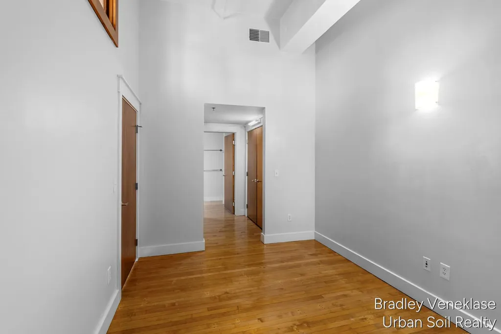 600 Broadway Avenue NW Grand Rapids City MI 49504