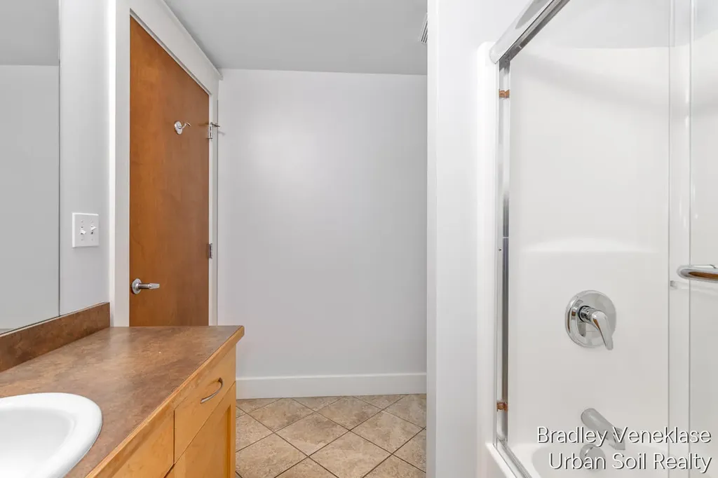 600 Broadway Avenue NW Grand Rapids City MI 49504