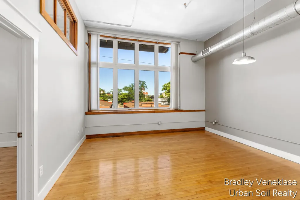 600 Broadway Avenue NW Grand Rapids City MI 49504