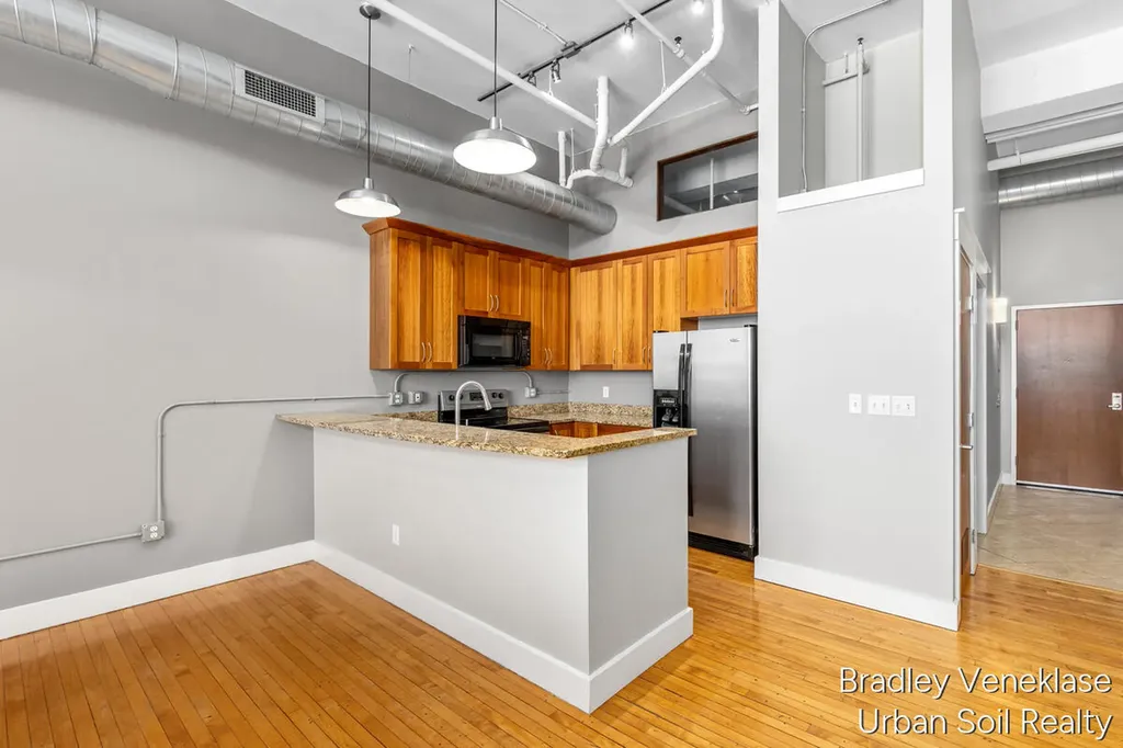600 Broadway Avenue NW Grand Rapids City MI 49504