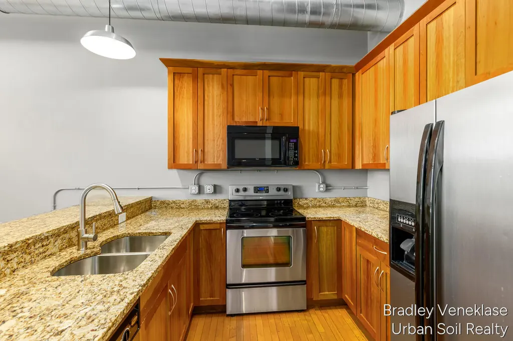 600 Broadway Avenue NW Grand Rapids City MI 49504