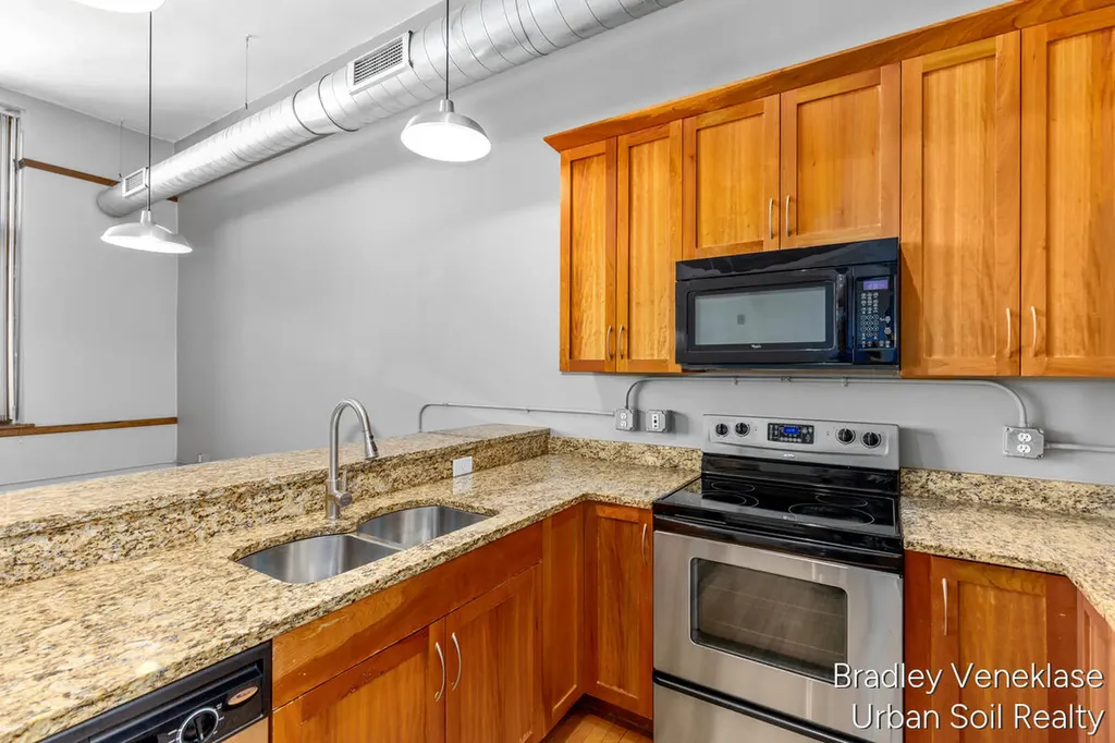 600 Broadway Avenue NW Grand Rapids City MI 49504