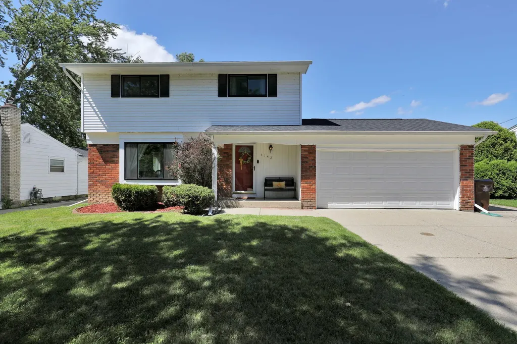 4142 Rivershell Lane Eaton Rapids Township MI 48911
