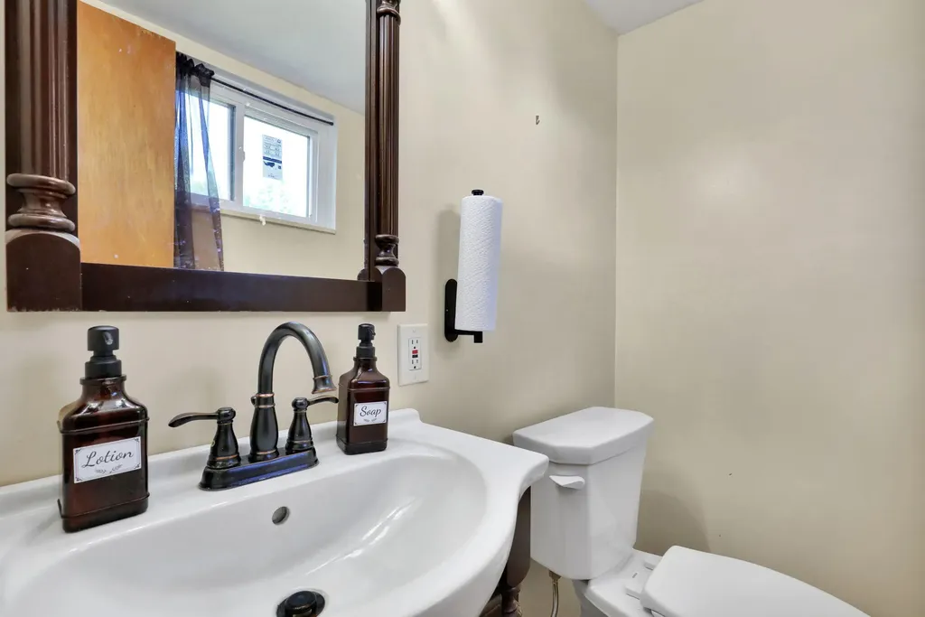4142 Rivershell Lane Eaton Rapids Township MI 48911