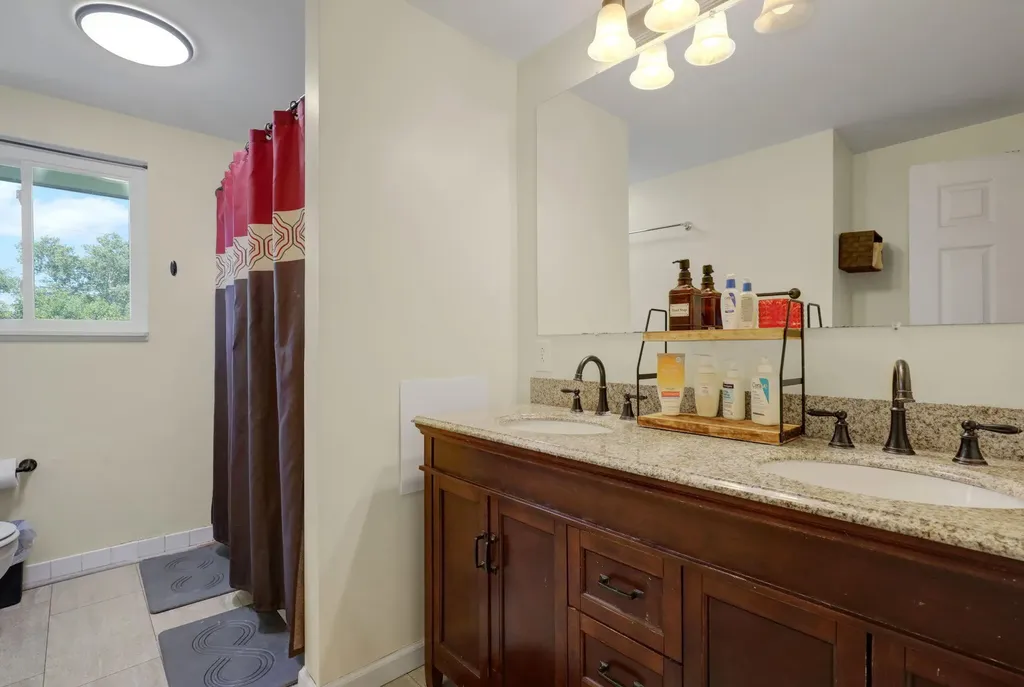 4142 Rivershell Lane Eaton Rapids Township MI 48911