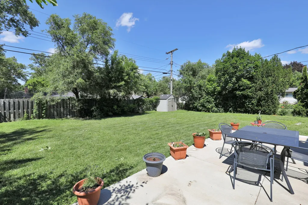 4142 Rivershell Lane Eaton Rapids Township MI 48911