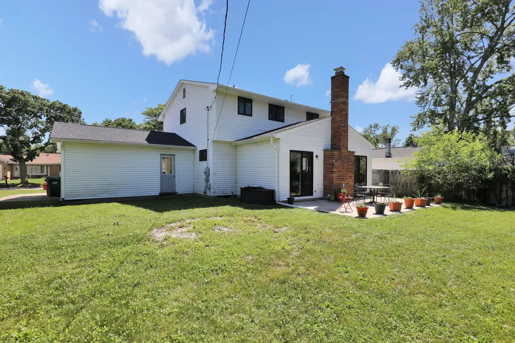 4142 Rivershell Lane Eaton Rapids Township MI 48911
