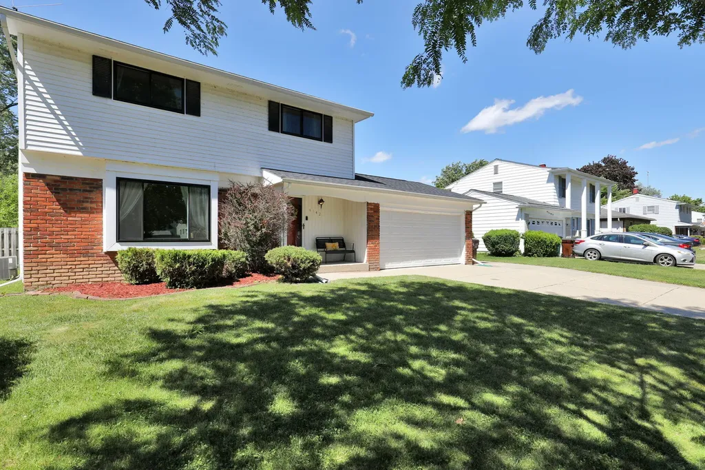 4142 Rivershell Lane Eaton Rapids Township MI 48911