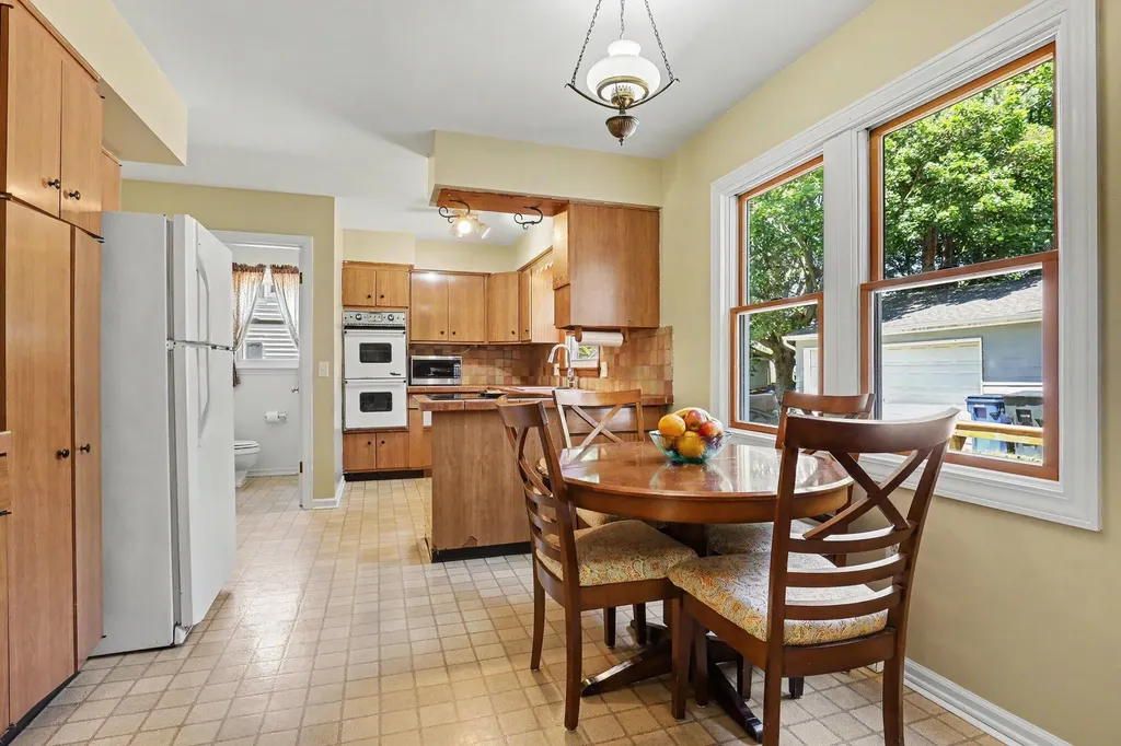 1653 Ridgeview Street SE Grand Rapids City MI 49506