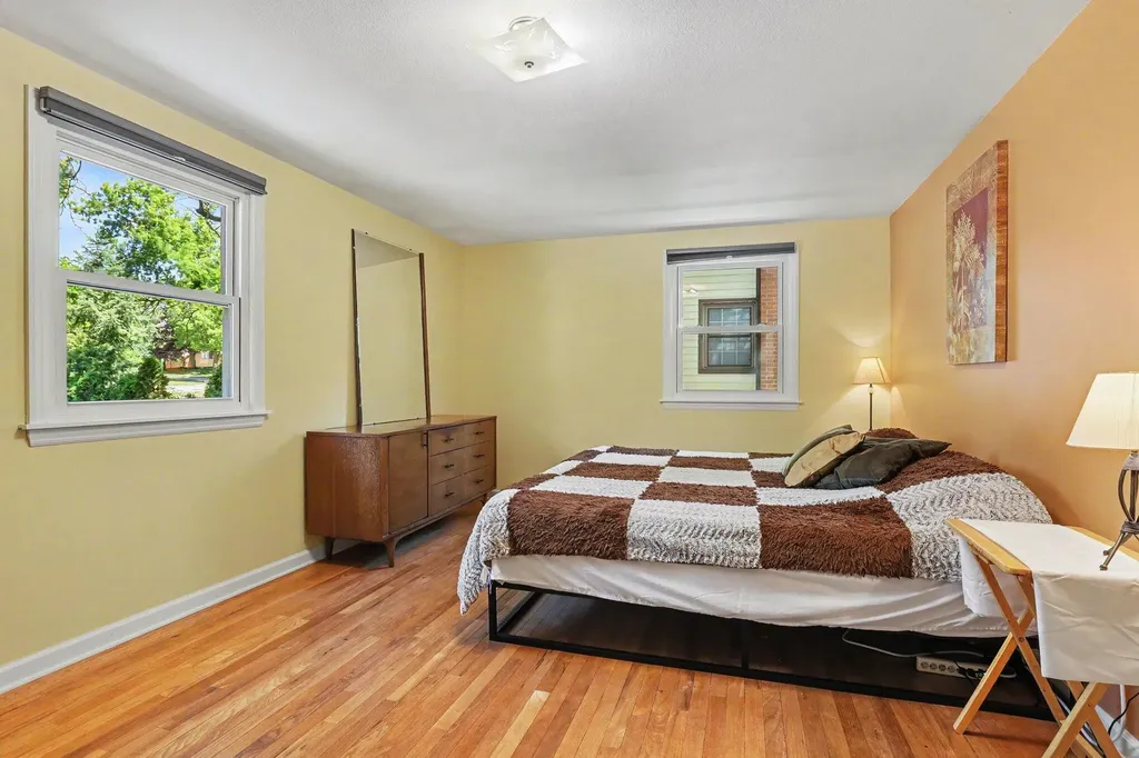 1653 Ridgeview Street SE Grand Rapids City MI 49506