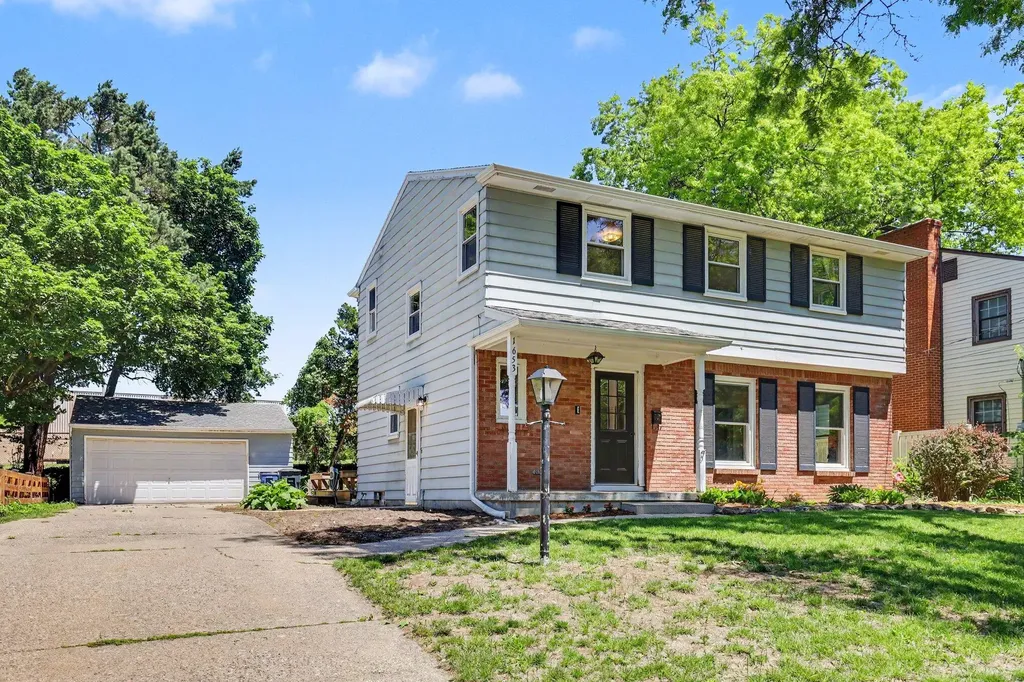 1653 Ridgeview Street SE Grand Rapids City MI 49506