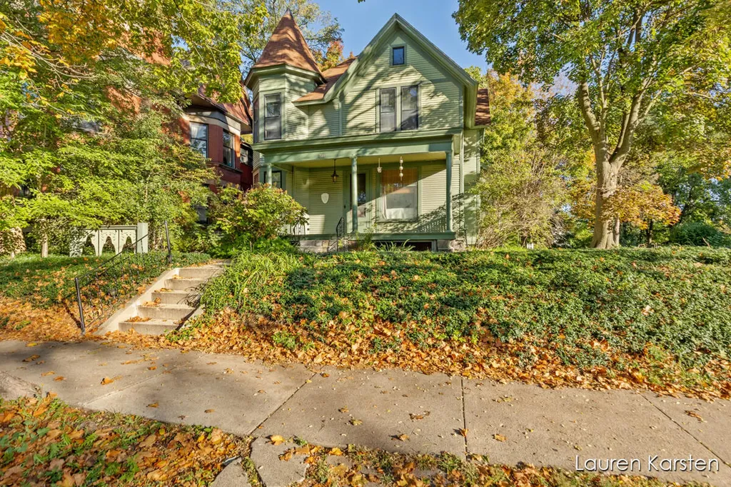623 Cherry Street SE Grand Rapids City MI 49503