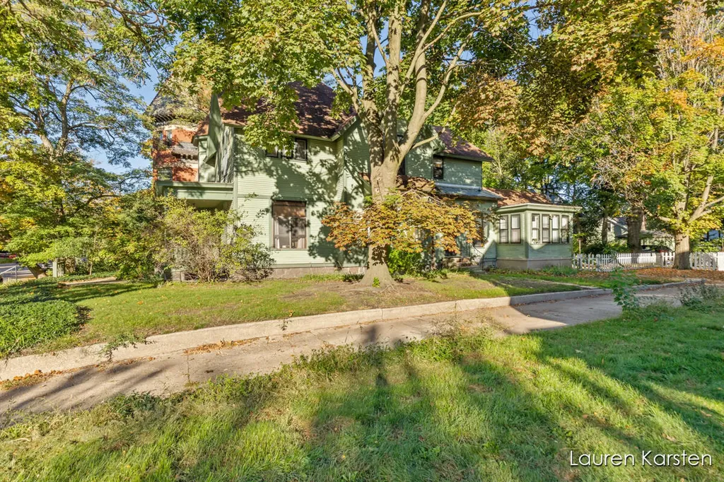623 Cherry Street SE Grand Rapids City MI 49503