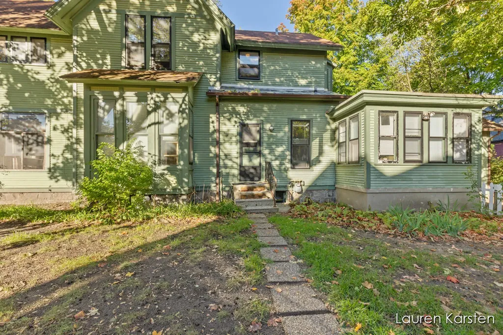 623 Cherry Street SE Grand Rapids City MI 49503