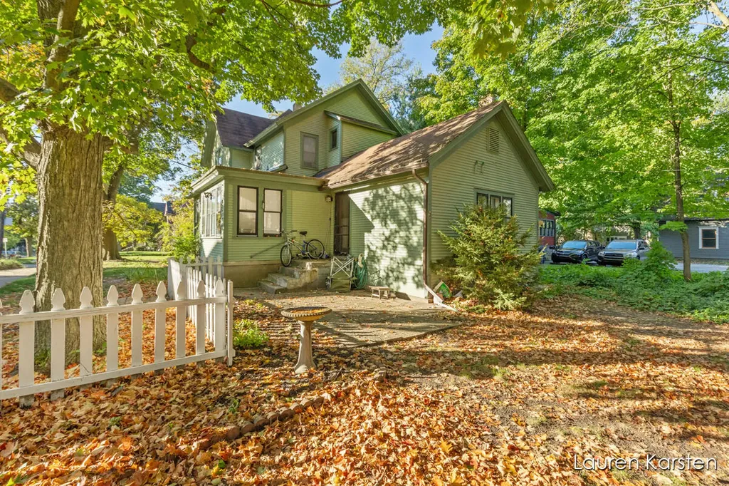 623 Cherry Street SE Grand Rapids City MI 49503