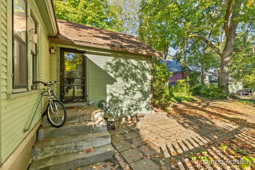 623 Cherry Street SE Grand Rapids City MI 49503