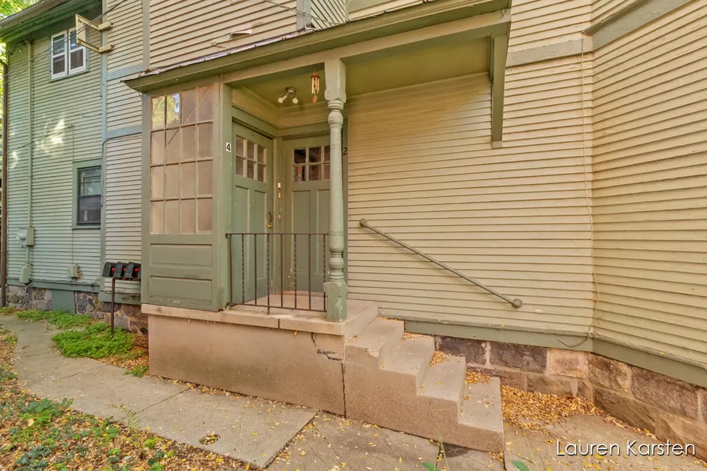 623 Cherry Street SE Grand Rapids City MI 49503