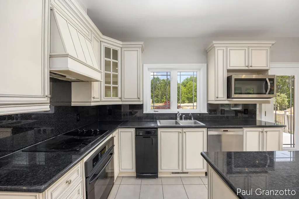 5578 Blackberry Bluff Court SE Kentwood City MI 49512