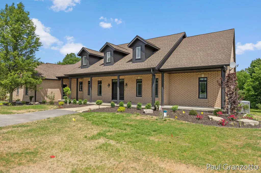 5578 Blackberry Bluff Court SE Kentwood City MI 49512