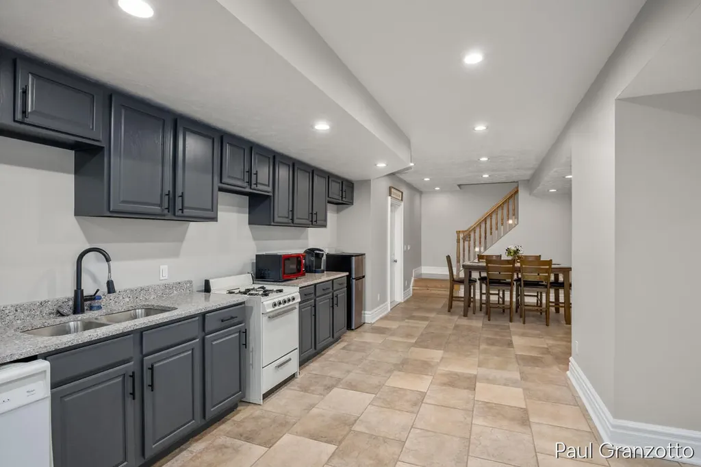 5578 Blackberry Bluff Court SE Kentwood City MI 49512