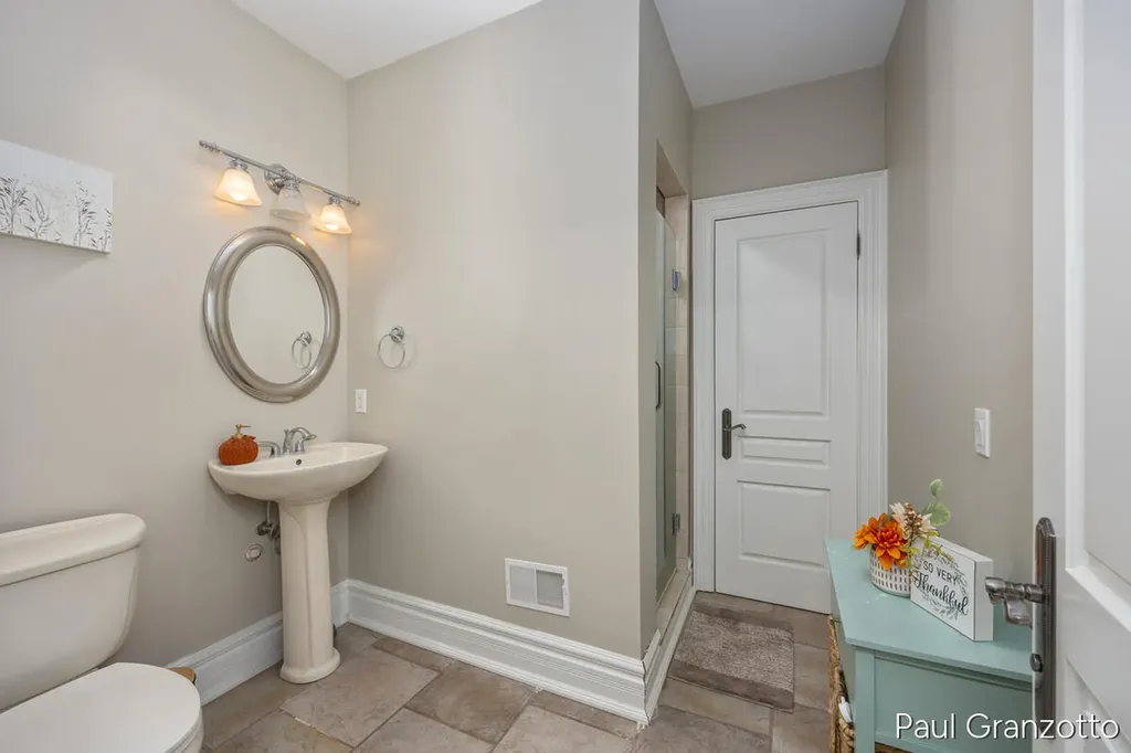 5578 Blackberry Bluff Court SE Kentwood City MI 49512