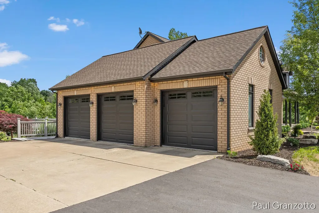 5578 Blackberry Bluff Court SE Kentwood City MI 49512