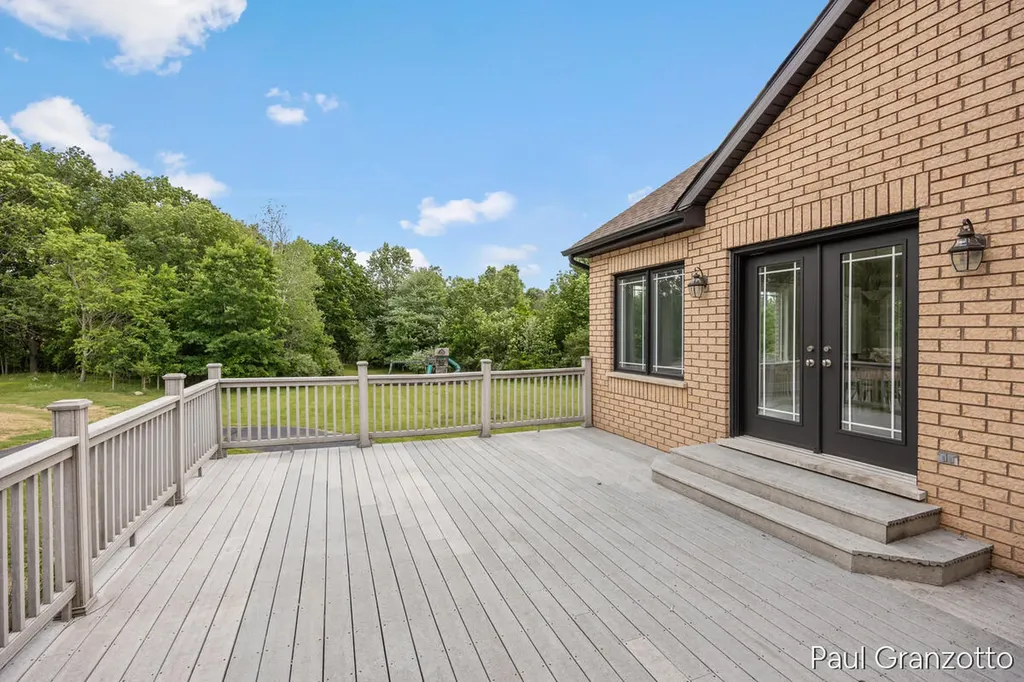 5578 Blackberry Bluff Court SE Kentwood City MI 49512