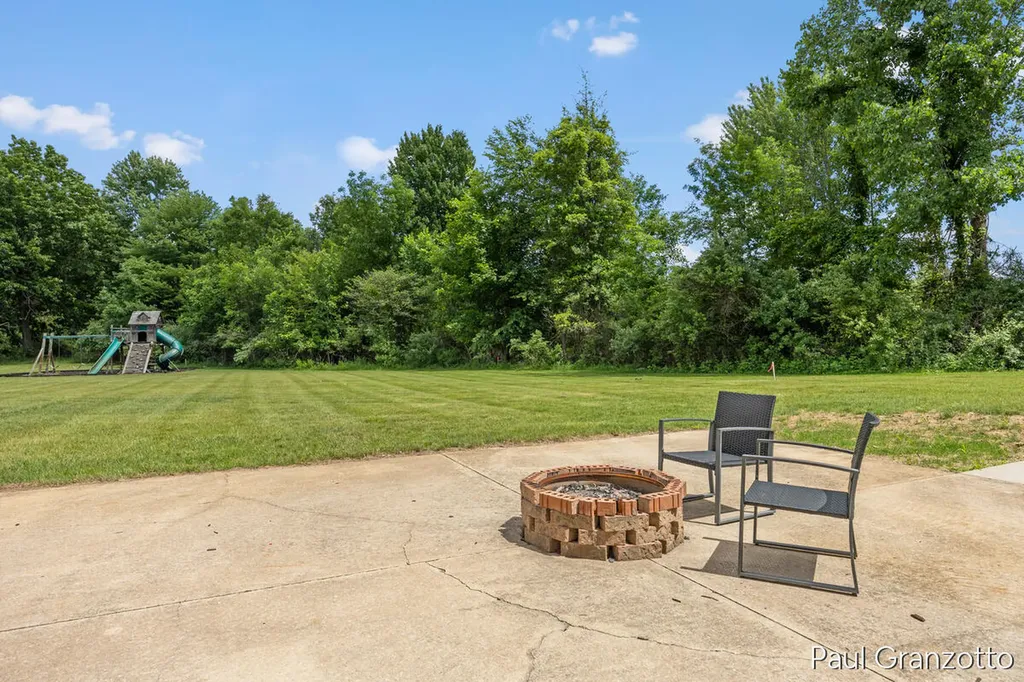 5578 Blackberry Bluff Court SE Kentwood City MI 49512
