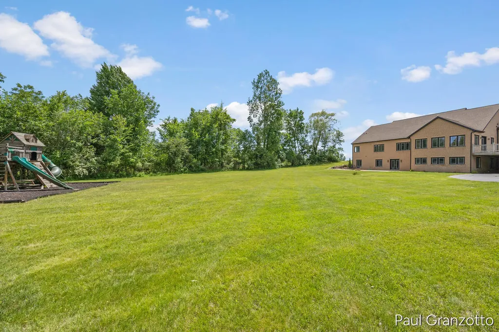 5578 Blackberry Bluff Court SE Kentwood City MI 49512