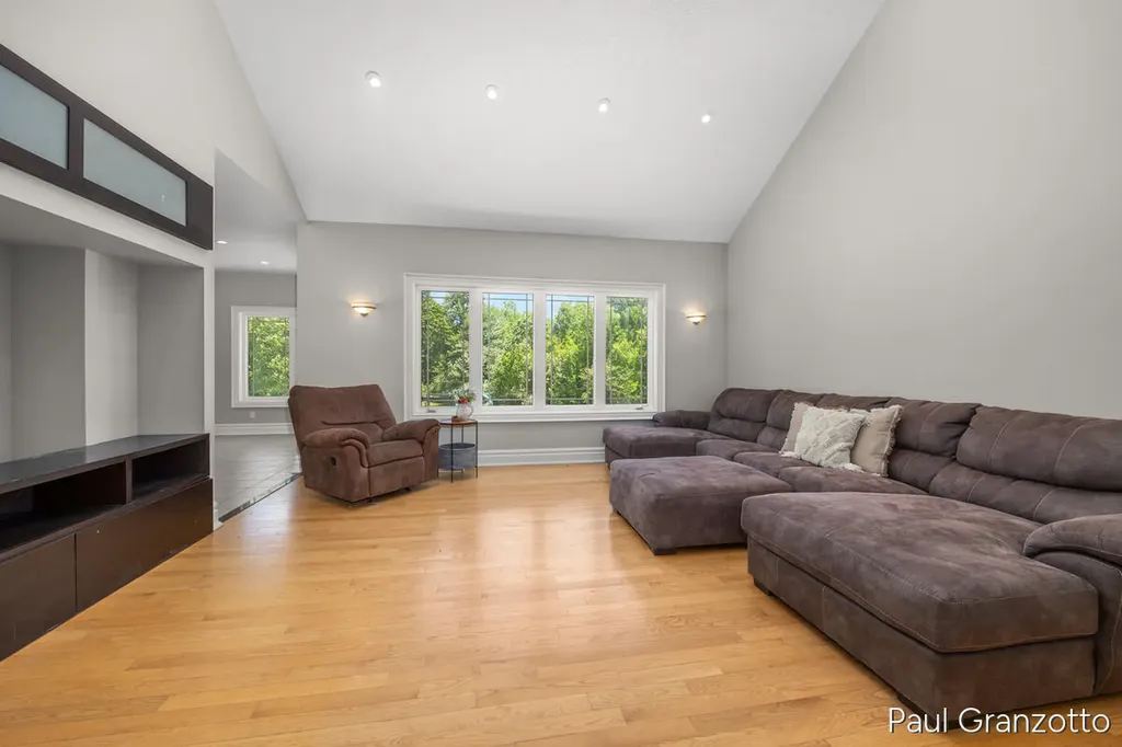 5578 Blackberry Bluff Court SE Kentwood City MI 49512