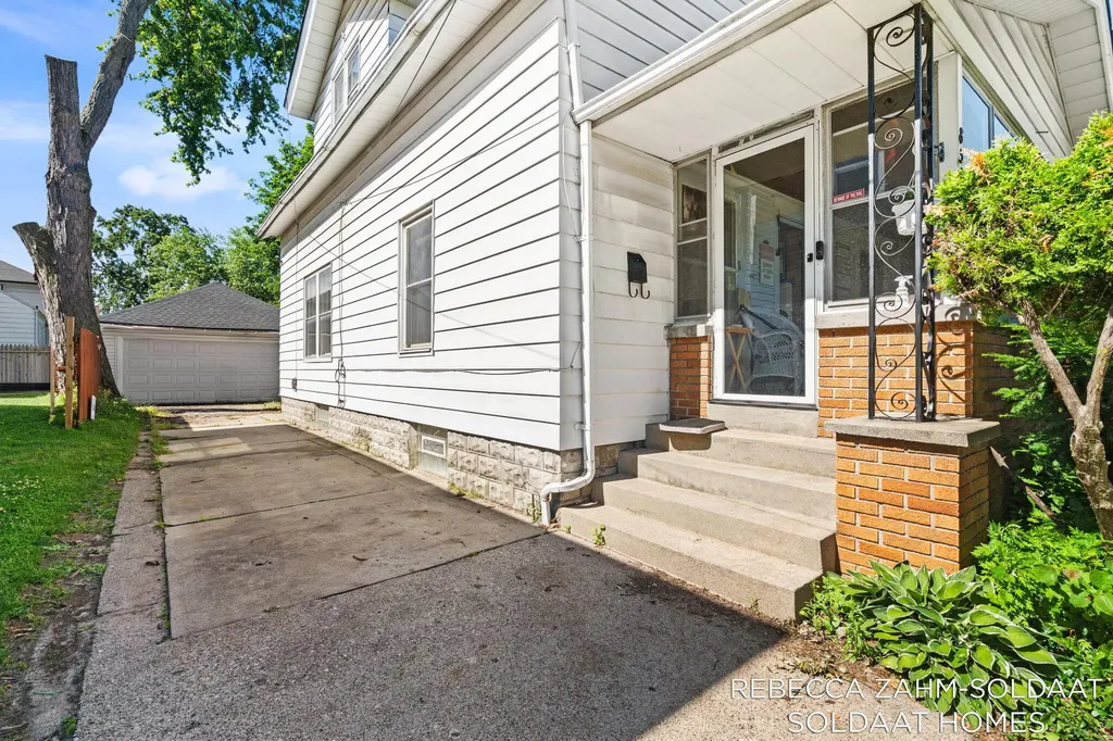 850 Richmond Street NW Grand Rapids City MI 49504